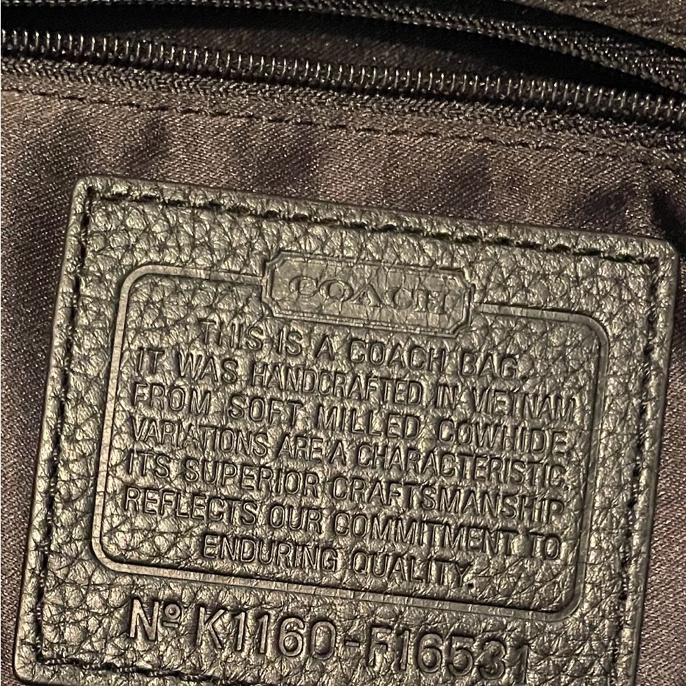 COACH Penelope Carryall 100% AUTHENTIC Color: Black
Leather handbag - Like New - Picture 5 of 16
